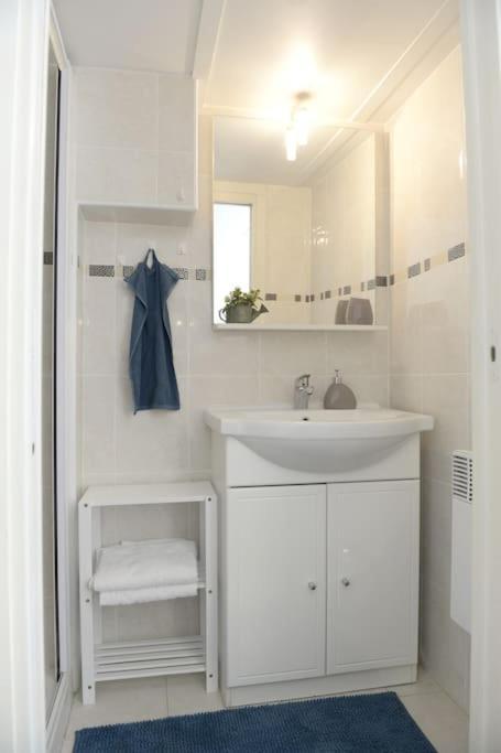 Apartment Duplex Central Close Beaches And Shops And Balcony Nice