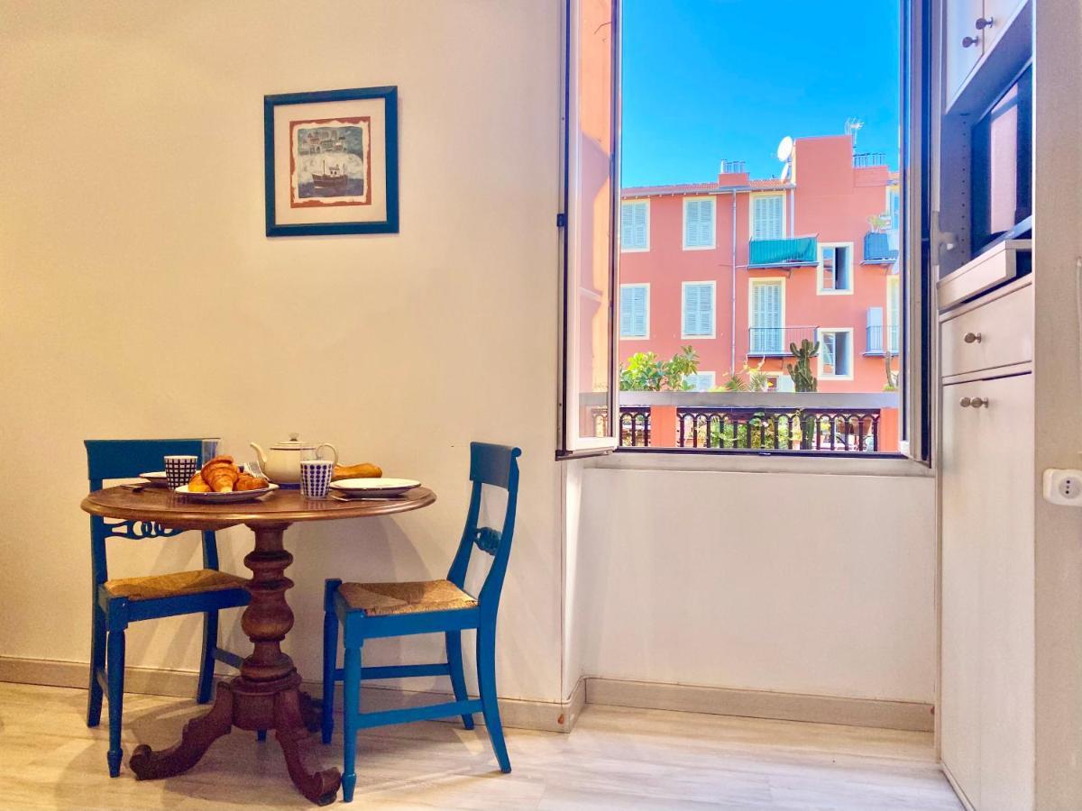 Apartment Nautical Living In The Sought-after Port Nice