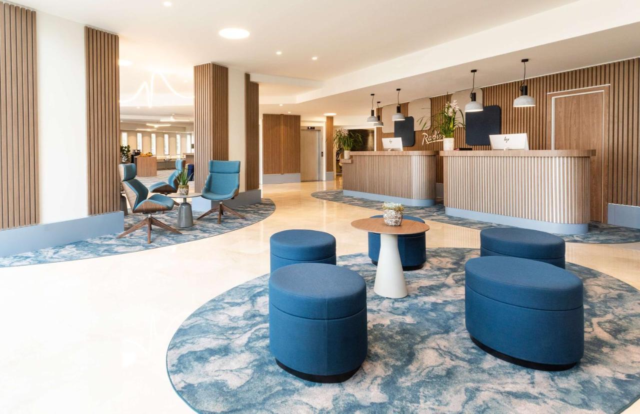 Hotel Radisson Airport 4*