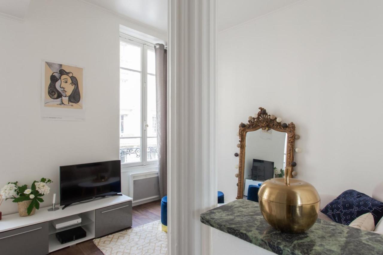 Charming Flat With Balcony At The Heart Of Nearby The - Welkeys Apartment *