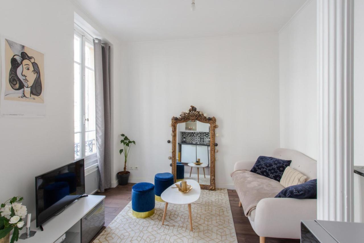 Charming Flat With Balcony At The Heart Of Nearby The - Welkeys Apartment