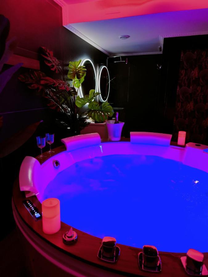Appartement La Loveroom Bdsm De La Luxe Des Désirs