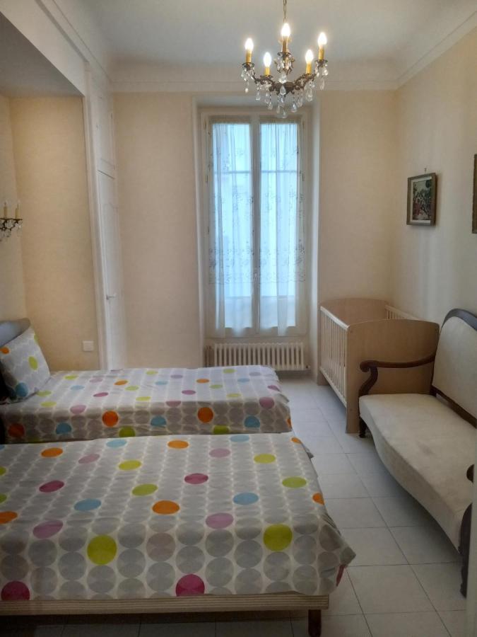 Large 2br Sunny 20 Meter Terrace Parking Shops * Nice