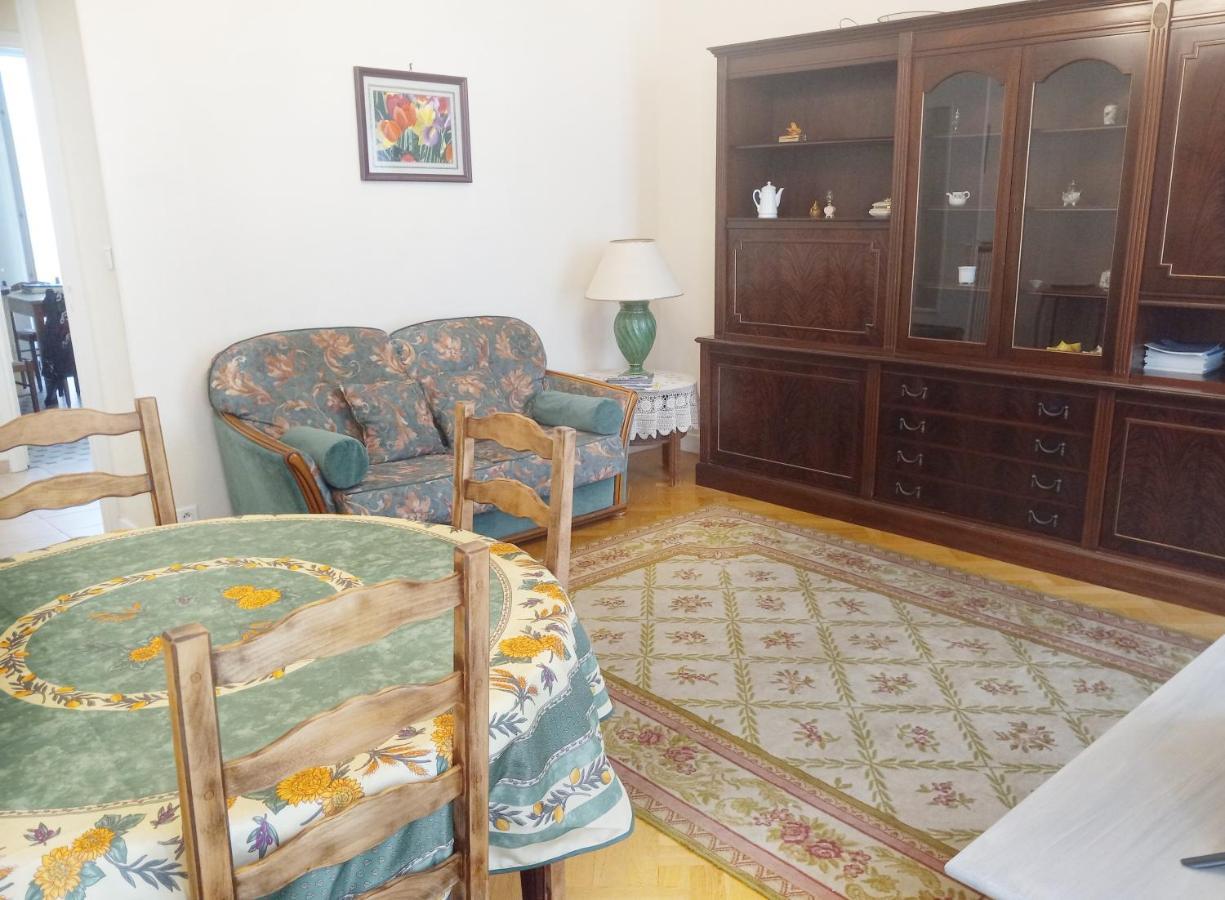 Large 2br Sunny 20 Meter Terrace Parking Shops *