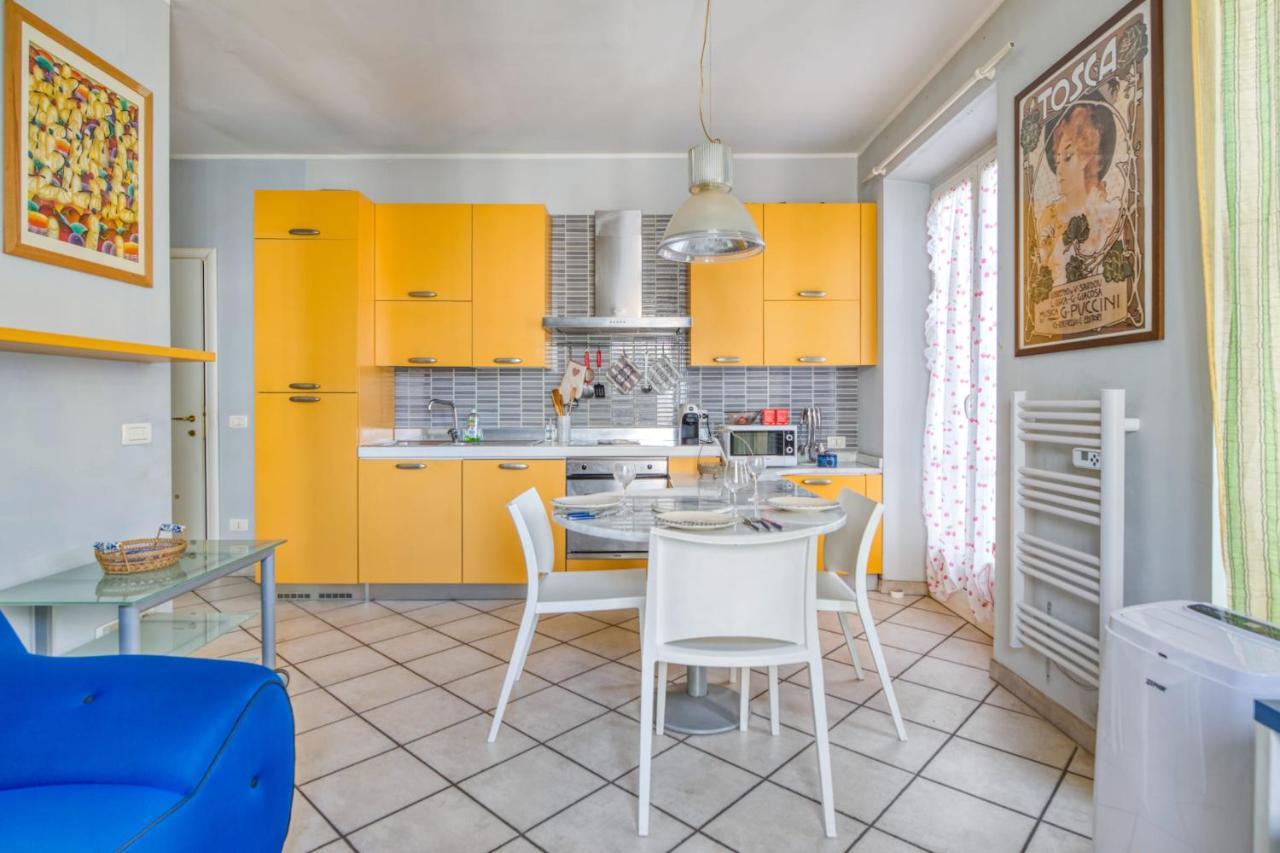 Charming Flat With Balcony In The Heart Of - Welkeys Apartment *