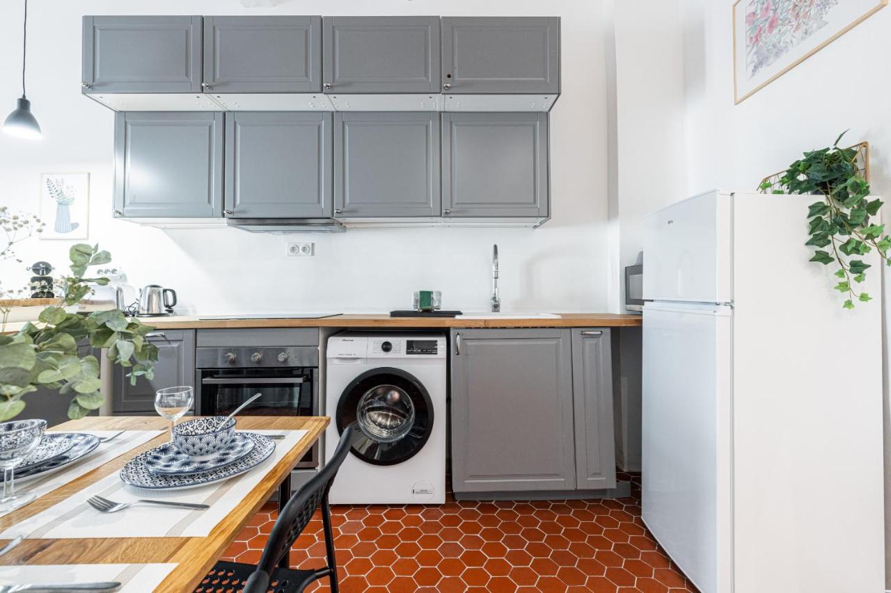 Lovely 1 Bdr In Harbor Area Nice