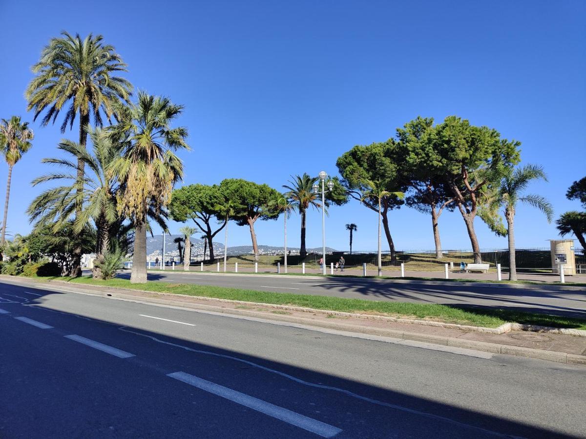 Le 323 Prom - Beachfront - Parking - Near Tram &supermarket - Ac - Washing Machine Apartment Nice