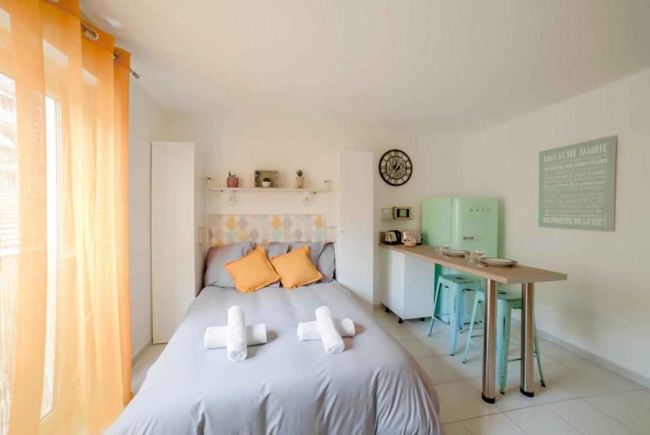 #17 Sixties Du Port Ac 10mins Walk To Old Town & Port Appartement