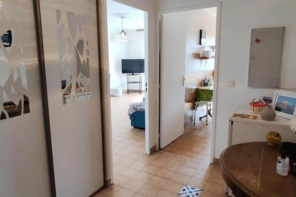 2 Bedroom Flat With Terrasse & Car-park Ouest Apartment *