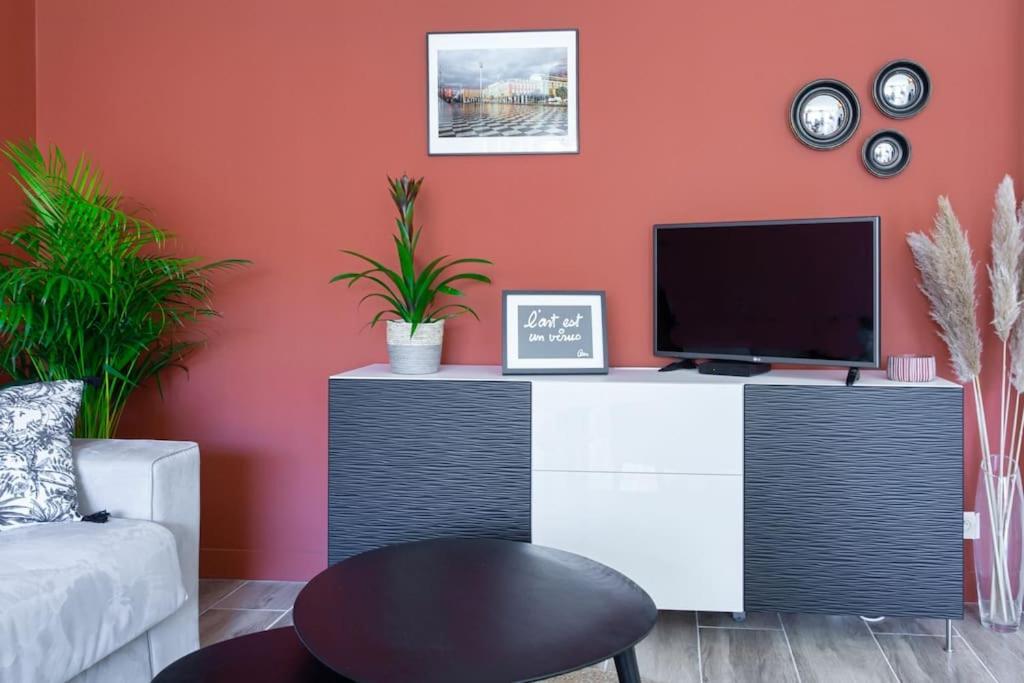Apartamento #4 Papon Parking Climatise Terrasse & Wifi 5mins A Pieds Du Vieux *