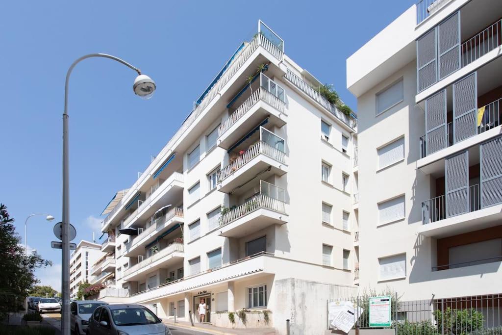 #15 2p Magnan Sea View 5 Min Terrace & Parking Apartment