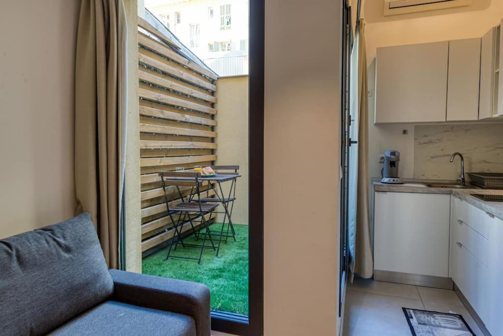 #14 Duplex Tonduti Terrace 5min Old Town Apartment