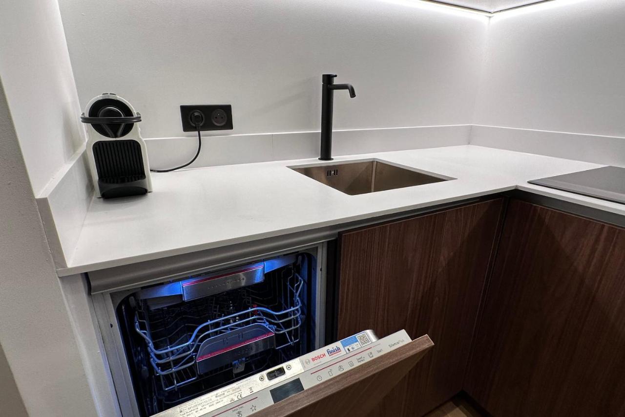 Opera Promenade 2 Renovated 1 Min To Air Conditioning Apartment *