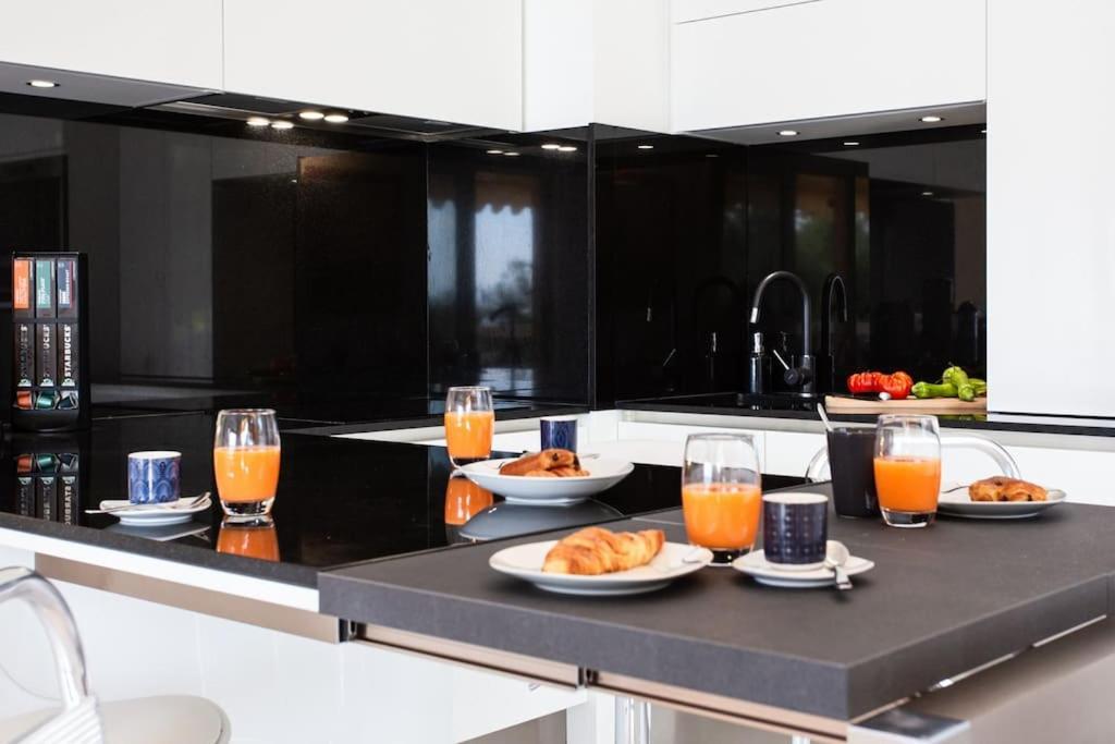 #12 Fabron Sweaming-pool Garage Ac Wifi & Sea View Apartamento