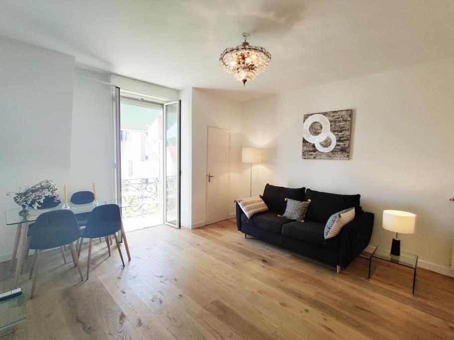 Apartment Floor Nest, Balcony Close To Sea And Old-town Bail Mobilite