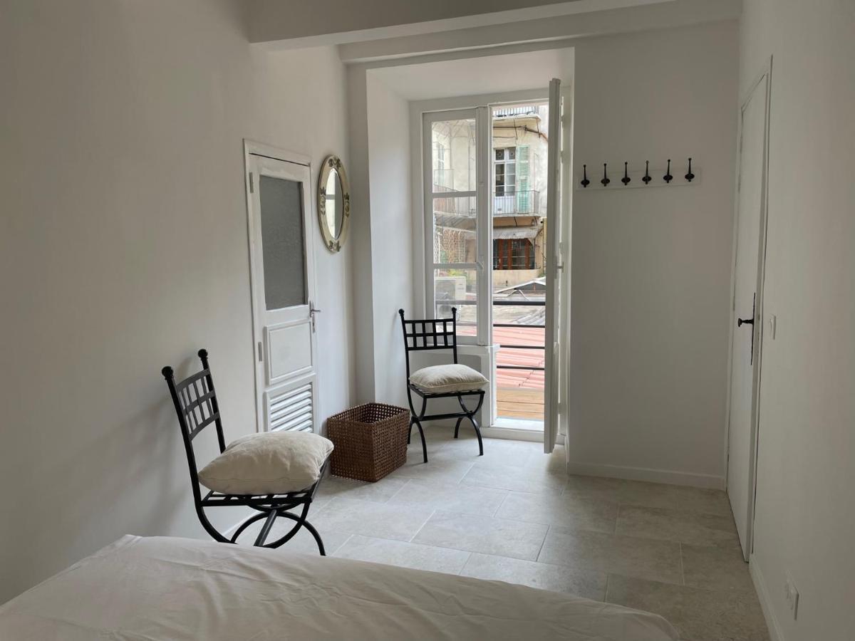 Summerhouse 2 Bed Quiet Old Balcony100m Apartment