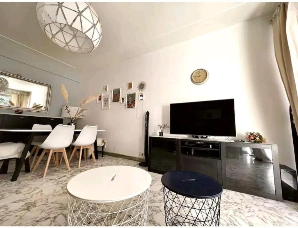 - Promenade Des Anglais - Climatise, 4 Pers Apartment *