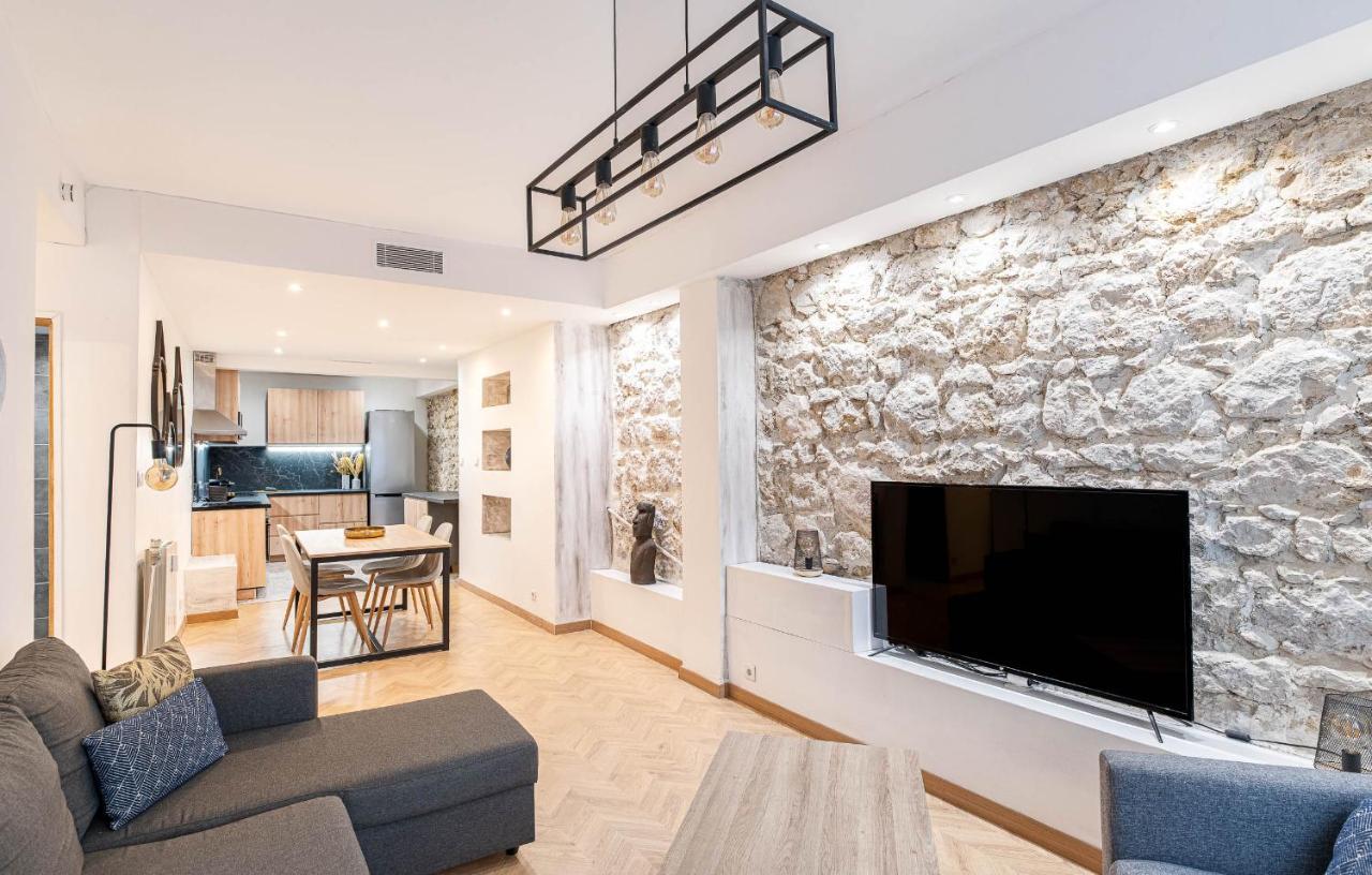 Decorated 2 Bedrooms Air Conditionning, Center Apartamento
