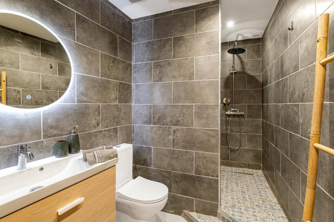 Decorated 2 Bedrooms Air Conditionning, Center