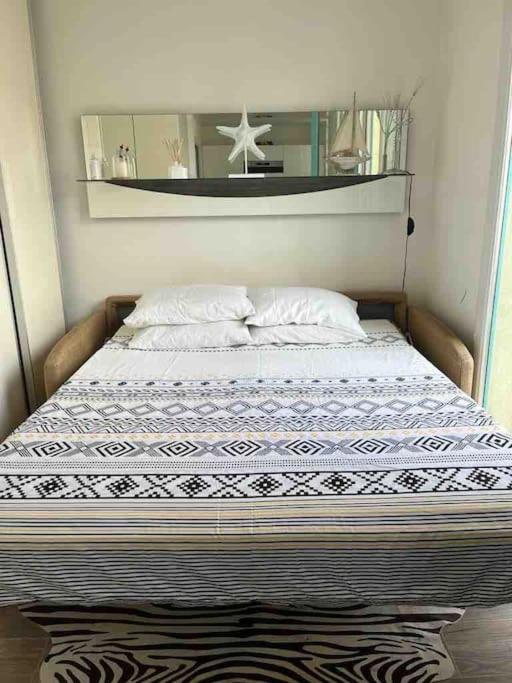 Apartment City-center 80m To The Sea / *