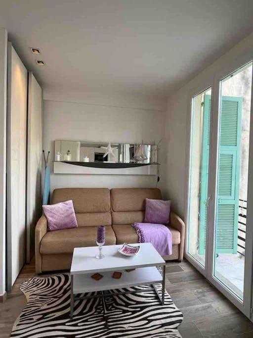 City-center 80m To The Sea / Apartment *