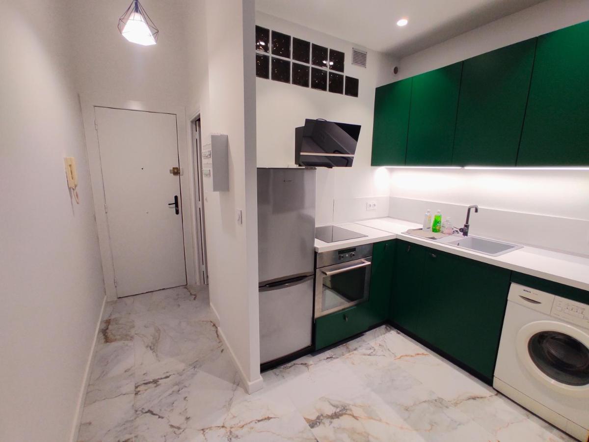 Garden Level Nearby *