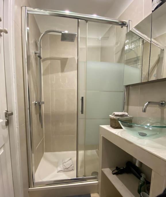 Apartment Welcome To Matteo's Bar - Place Massena 5min *