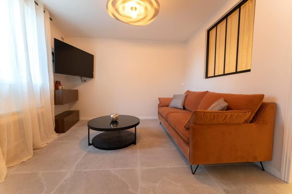 Apartment Luxury Room, Parking, Wifi, Jacuzzi, Balneo *