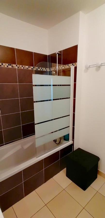 Apartment Bright 45m In A Lively Area Nice