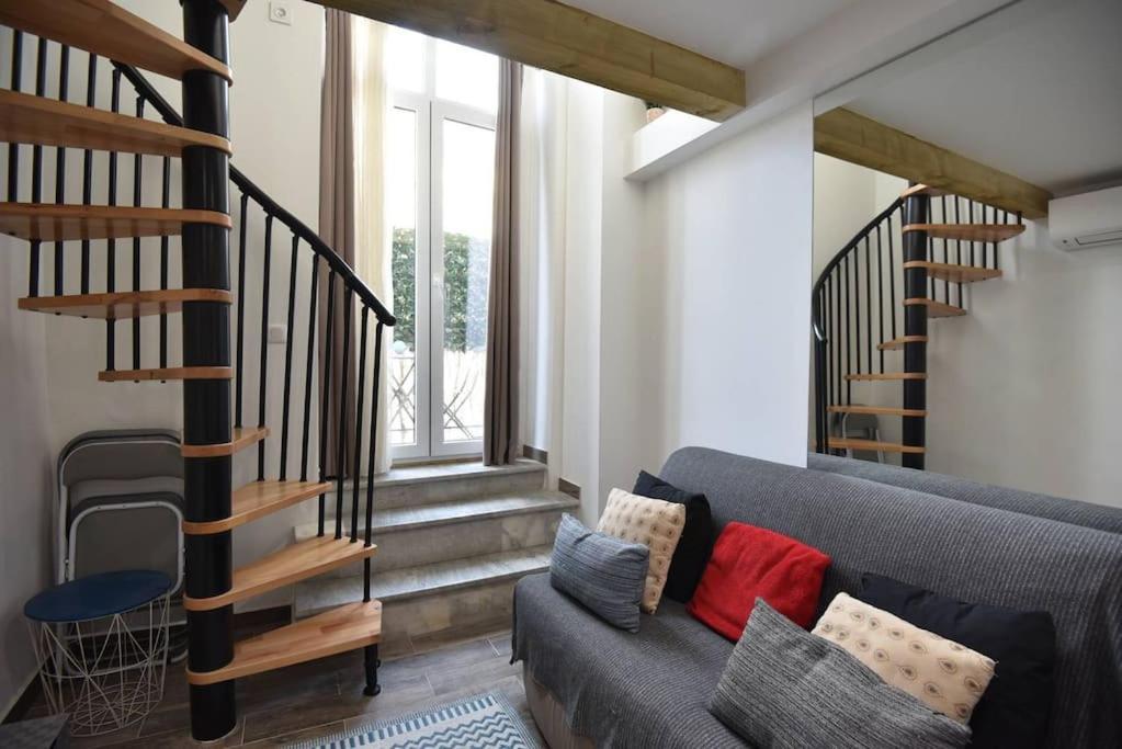 Signature Des Postes Hotel Nice