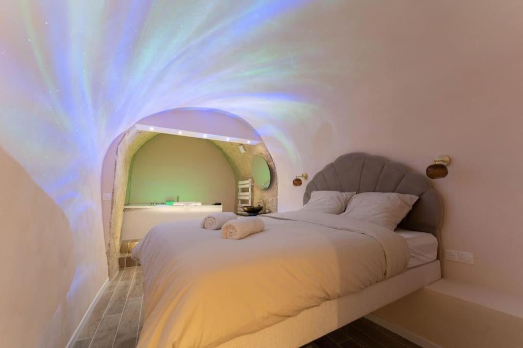 Luxury Room, Parking, Wifi, Jacuzzi, Balneo Apartment