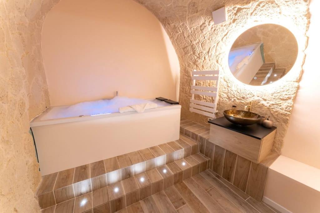 Apartment Luxury Room, Parking, Wifi, Jacuzzi, Balneo *