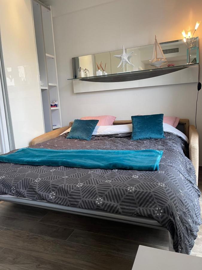 City-center 80m To The Sea / Apartment