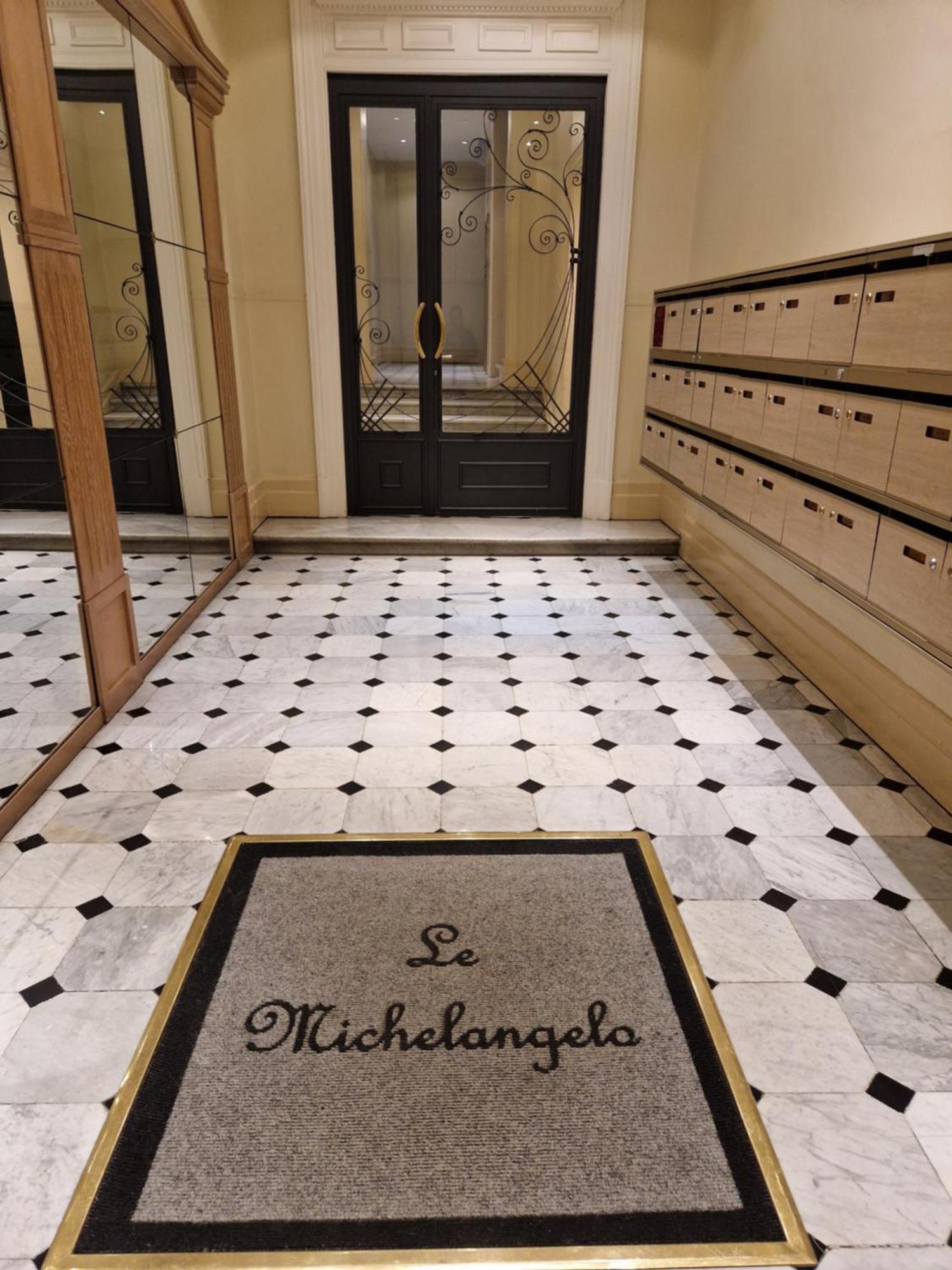 Apartment Le Michelangelo - Place Massena Nice