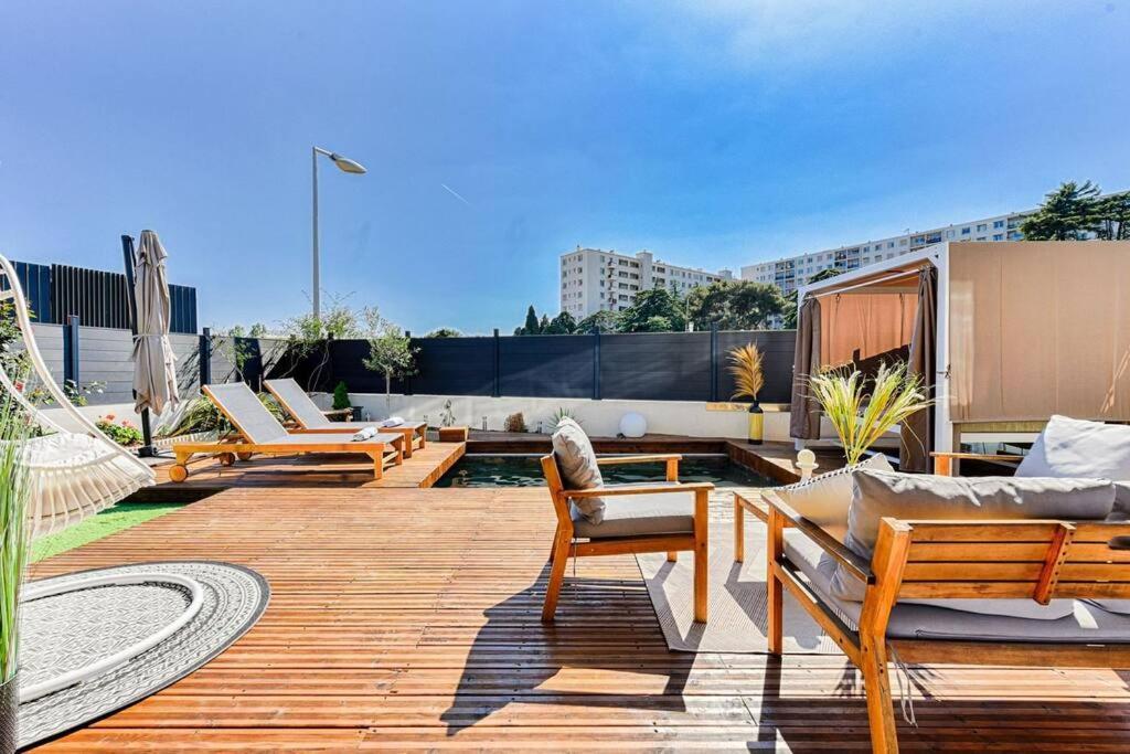 Paradise - 5min Walk Beach - 10min Streetcar Downtown Villa *