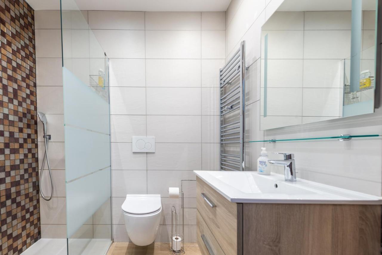 Sunny And Modern Baquis Flat Nice