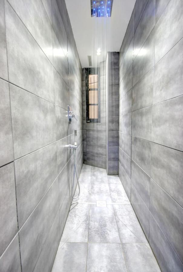 Apartment Superb Spacious Nest Near The Historic Center