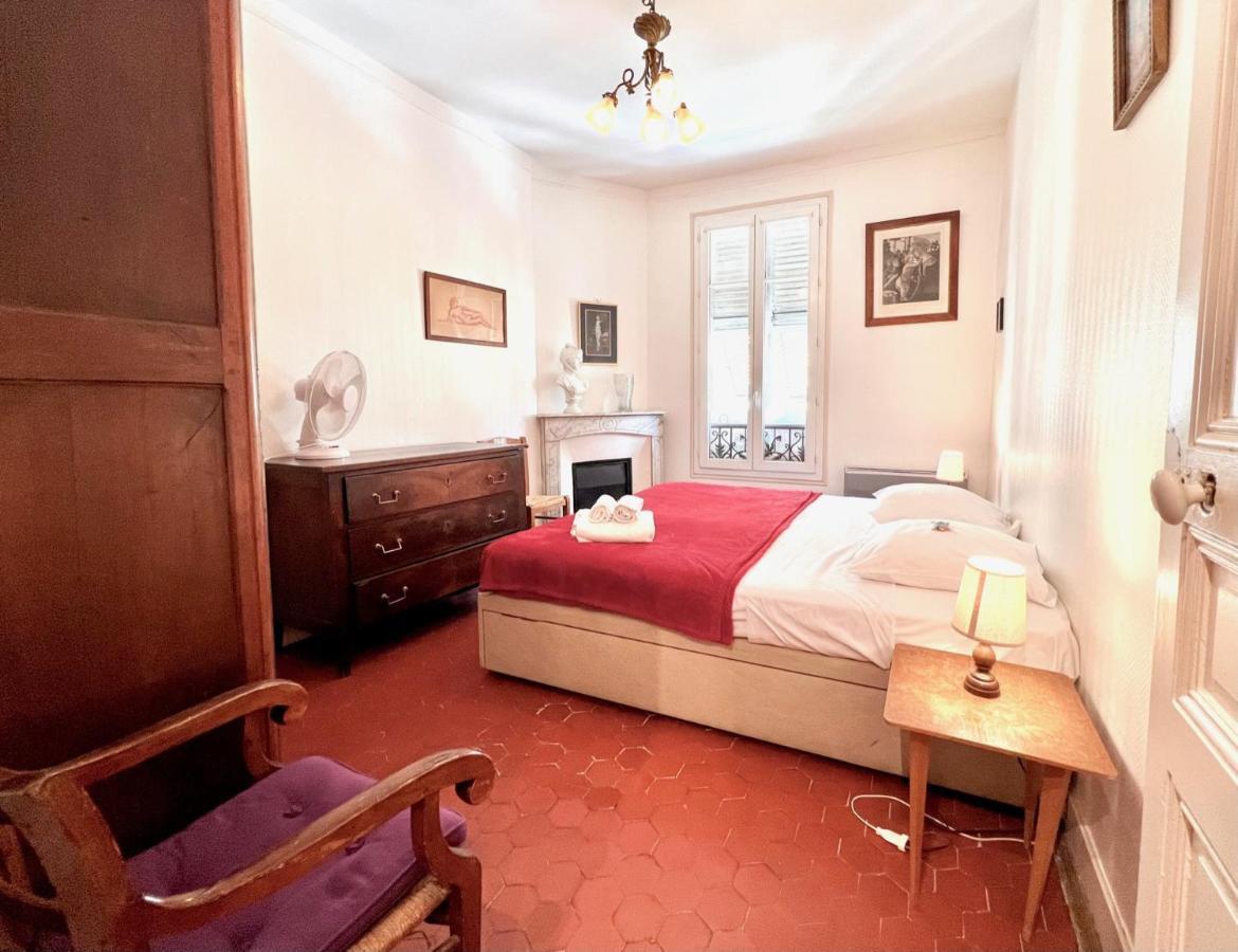 Riviera: Spacious 5-room Duplex Near Sea In Old Town Port Nice