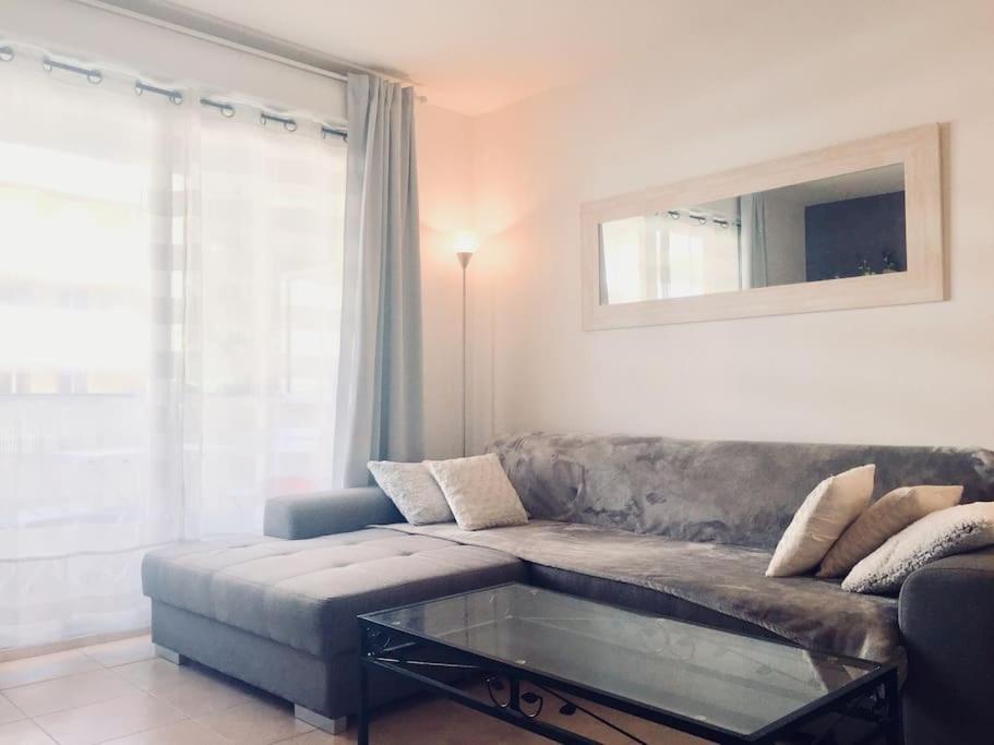 Modern And Peaceful Flat With Terrace And Parking