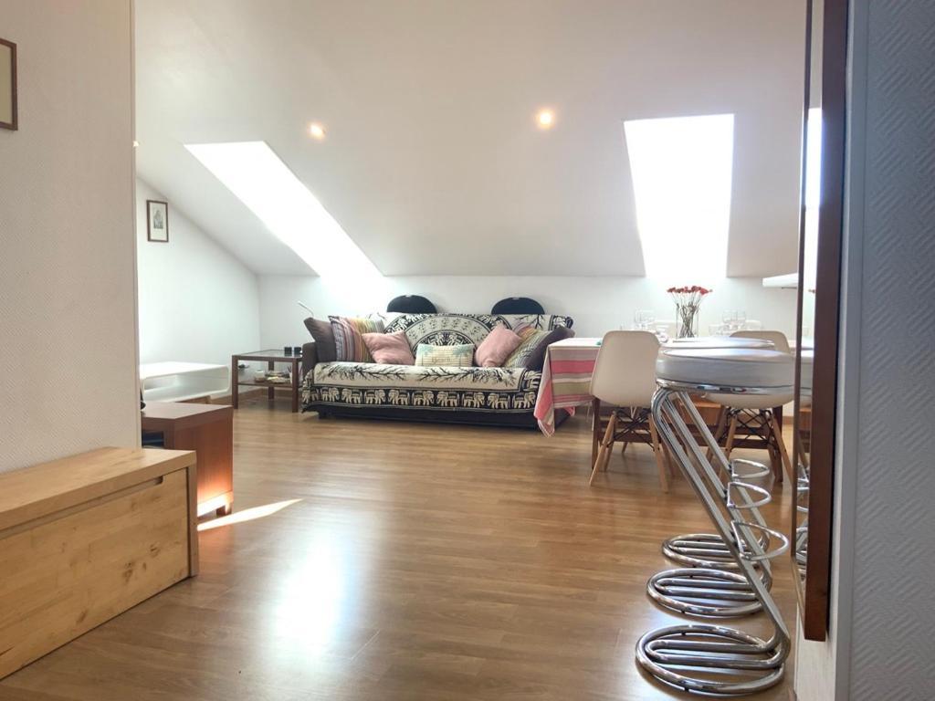 Beautiful 2 Super Area Near Everything Apartment Nice