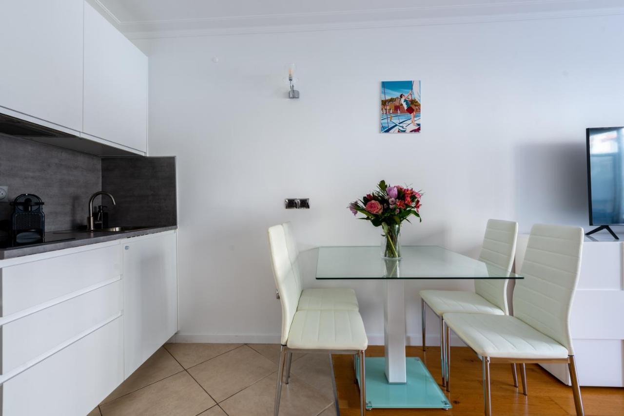 Apartment Sunny Studio With Balcony And Ac Near The Sea Nice