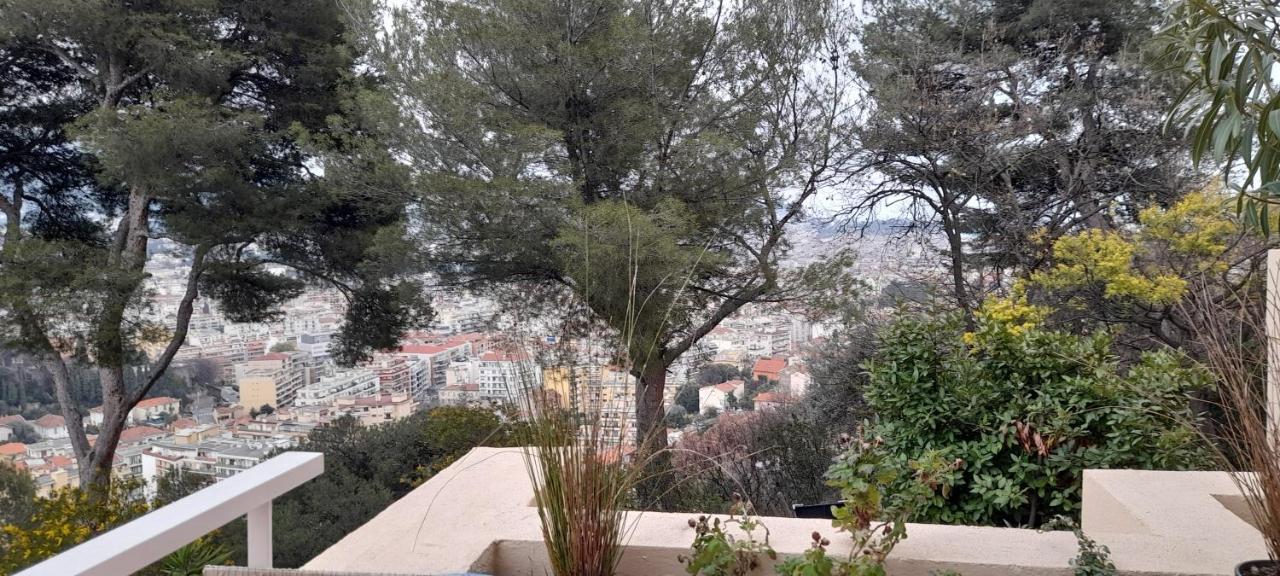 Homestay D Avec Clim Terrasse Et Petit Dejeuner Hauteurs De