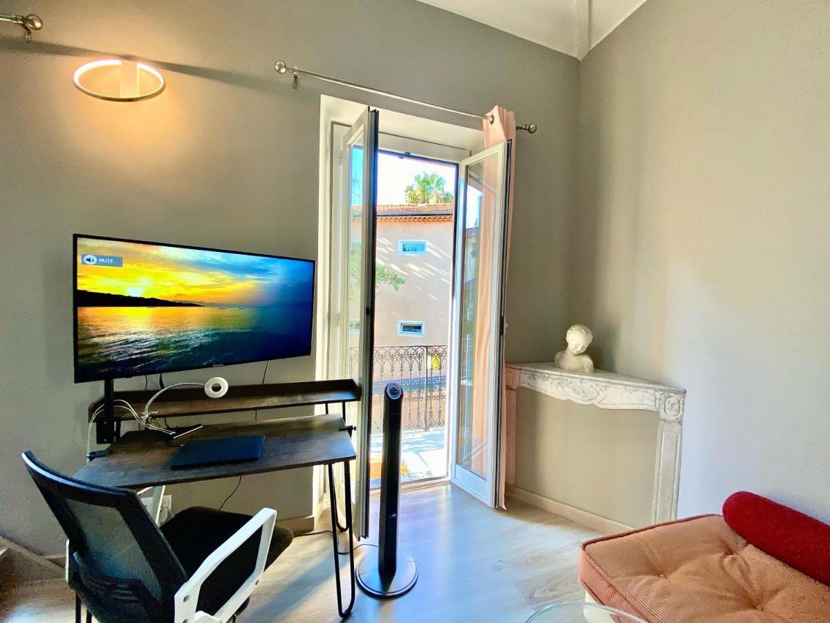 Lovely & Sunny Loft Heart Of With A/c! Apartment *