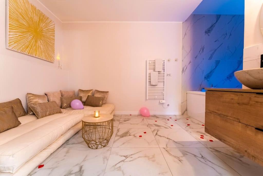 Jacuzzi, Loveroom, Centre Ville