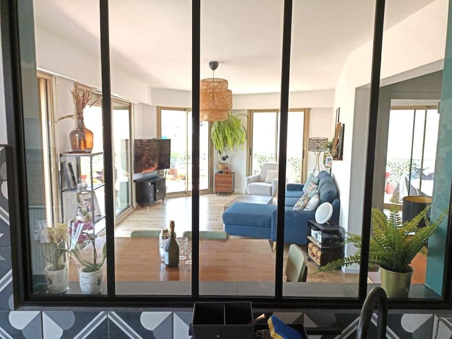 90m2, Climatise 3 Apartment