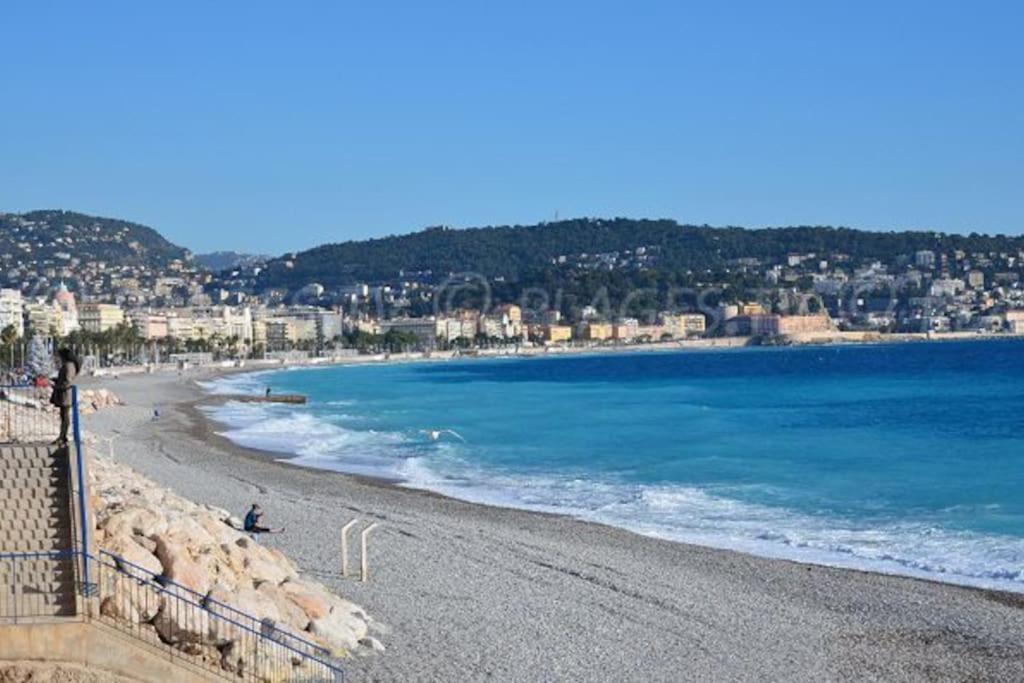 Superbe 3 Pieces Vue Mer A 2 Mn De La Plage, Terrasse, Piscine Et Parking Prive !