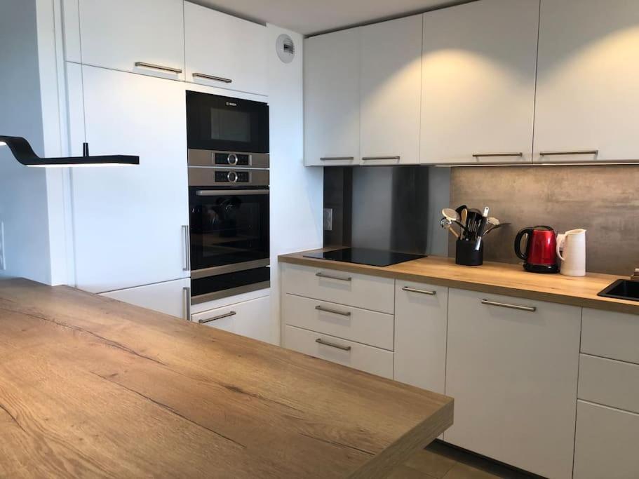 Apartment Superbe 3 Pieces Vue Mer A 2 Mn De La Plage, Terrasse, Piscine Et Parking Prive !