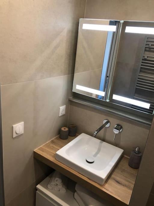 Superbe 3 Pieces Vue Mer A 2 Mn De La Plage, Terrasse, Piscine Et Parking Prive ! Apartment