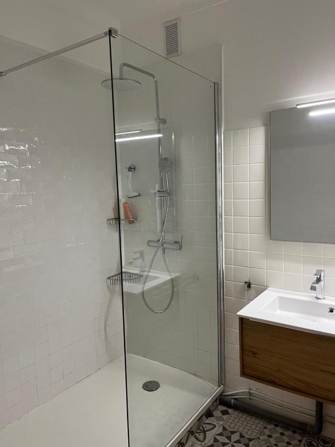 Promenade Des Anglais, 7e Etage, Vue Degagee Sur La Mer *