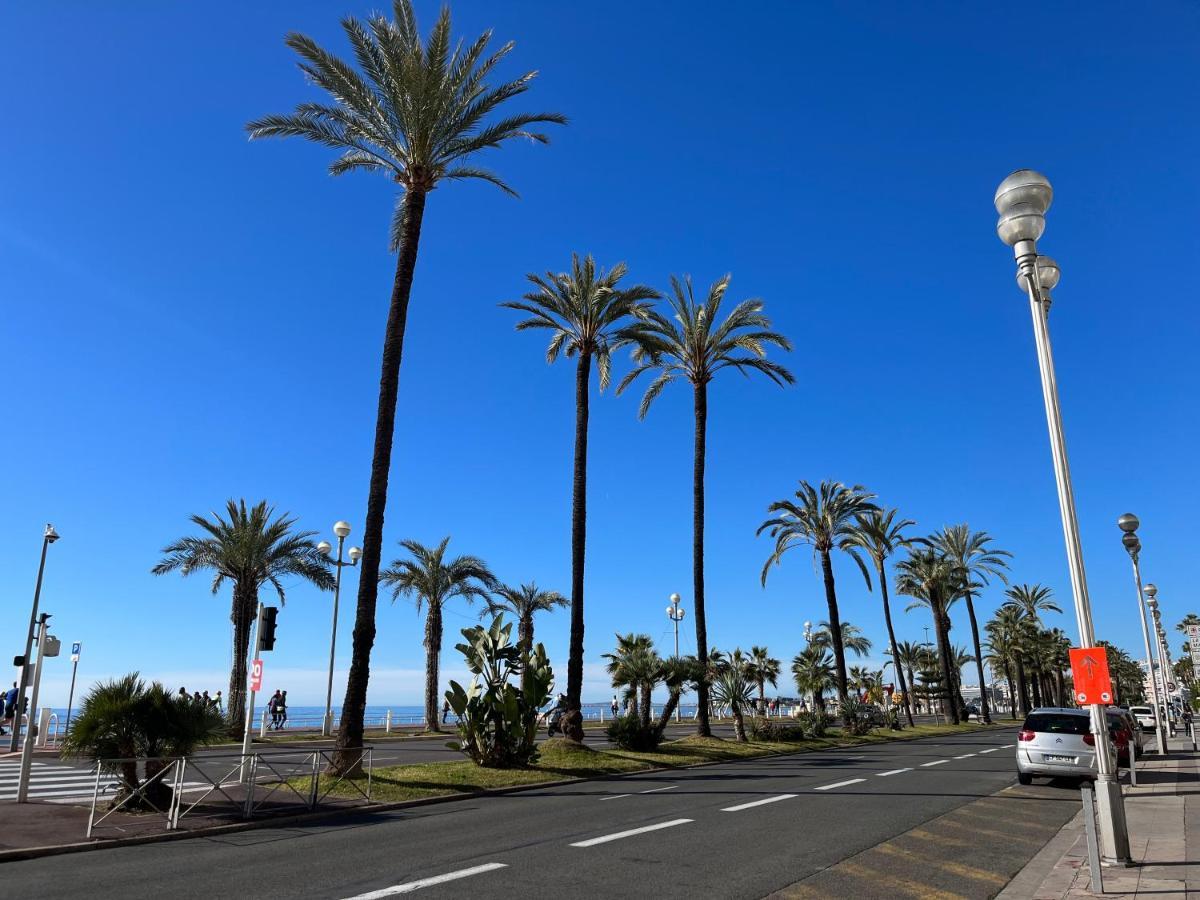 Promenade Des Anglais, 7e Etage, Vue Degagee Sur La Mer